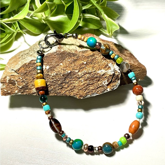 Lovely Artisan Crafted Bracelet with Semi-Precious Beads - Picture 1 of 5